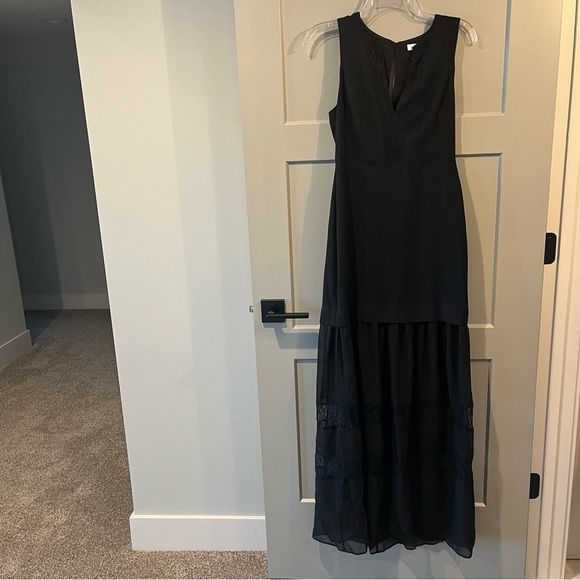 BCBGeneration Size 4 Black Maxi Dress Sleeveless Tiered Lace Sheer - Picture 5 of 10